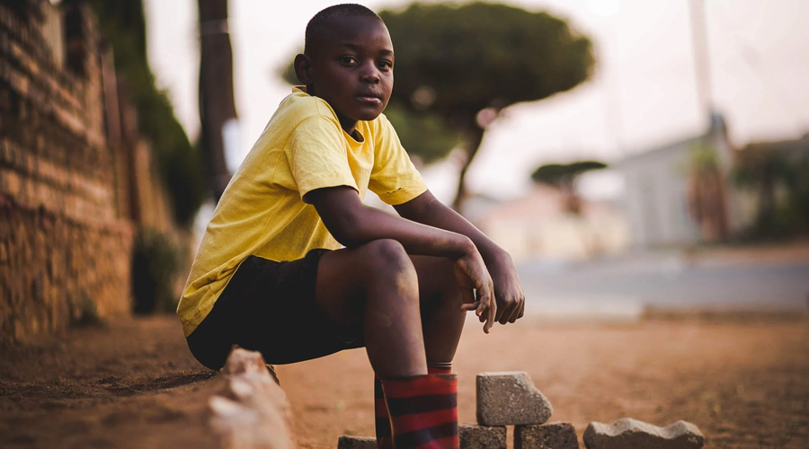 Sokakta Kalanların Yüzlerini Gülümsetiyoruz